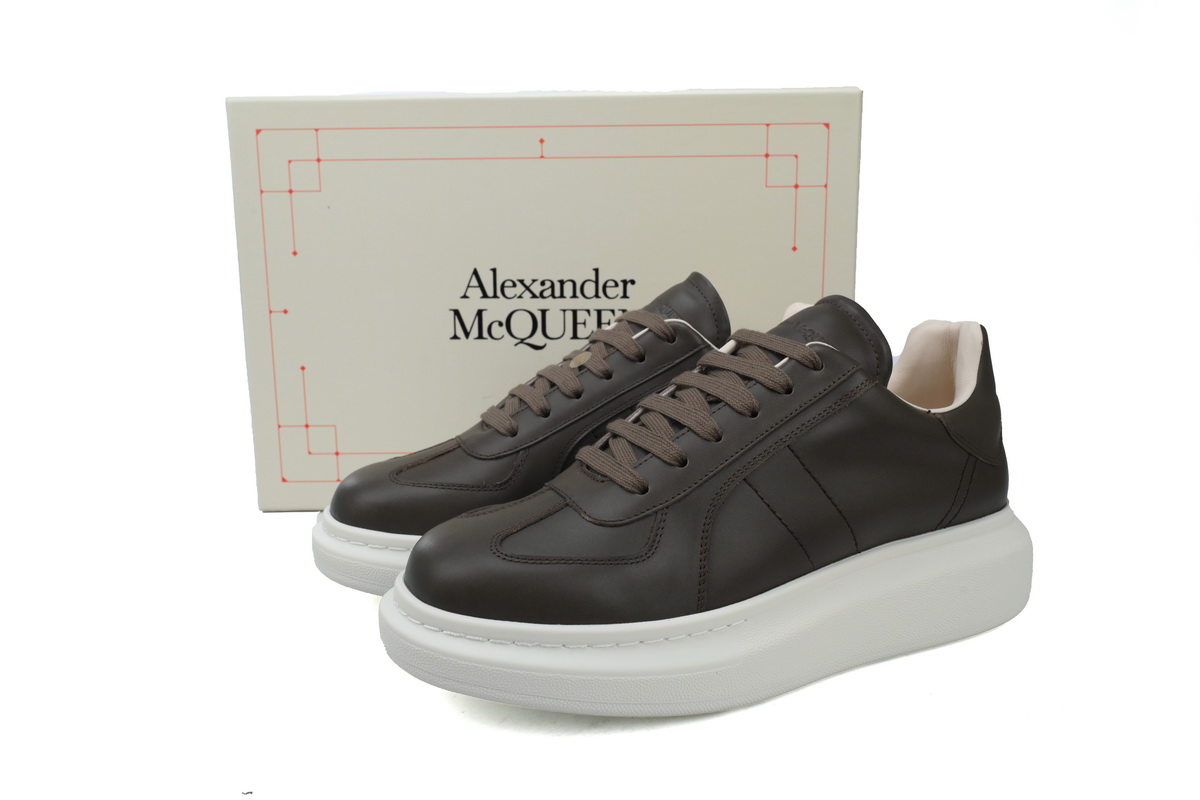 alexander_mcqueen_oversized_sneaker_dark_brown_1B2257C9FCD11.jpg