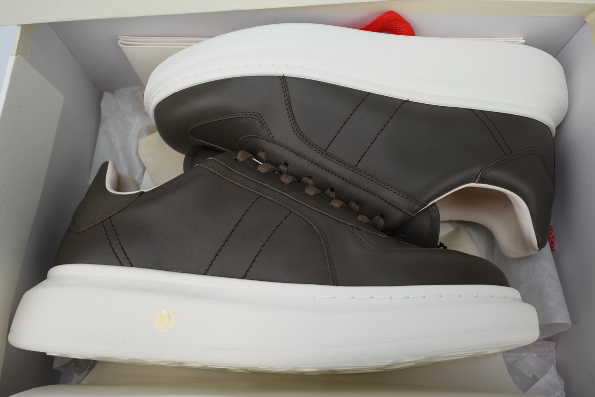 alexander_mcqueen_oversized_sneaker_dark_brown_1B2257CA1541E.jpg