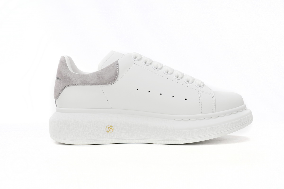 alexander_mcqueen_oversized_sneaker_gray_velvet_1B25EC510421D.jpg