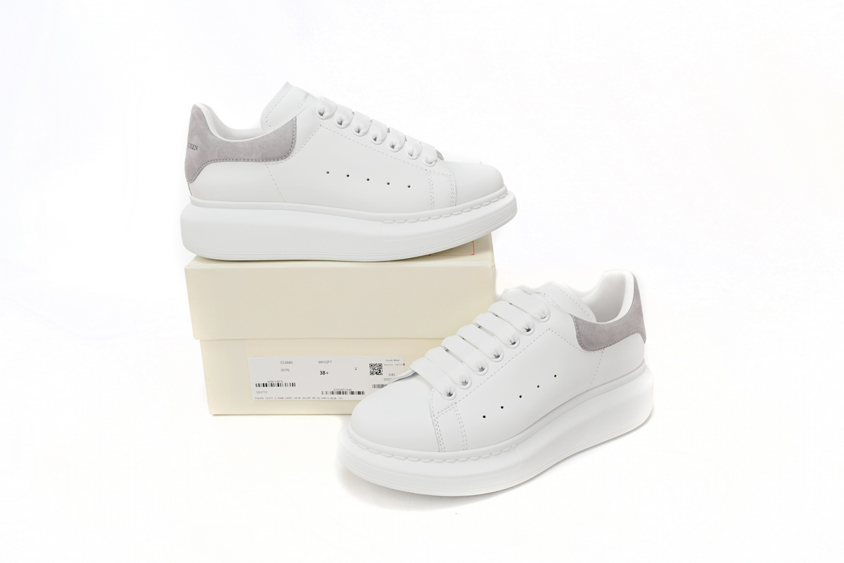 alexander_mcqueen_oversized_sneaker_gray_velvet_1B25EC5159F18.jpg