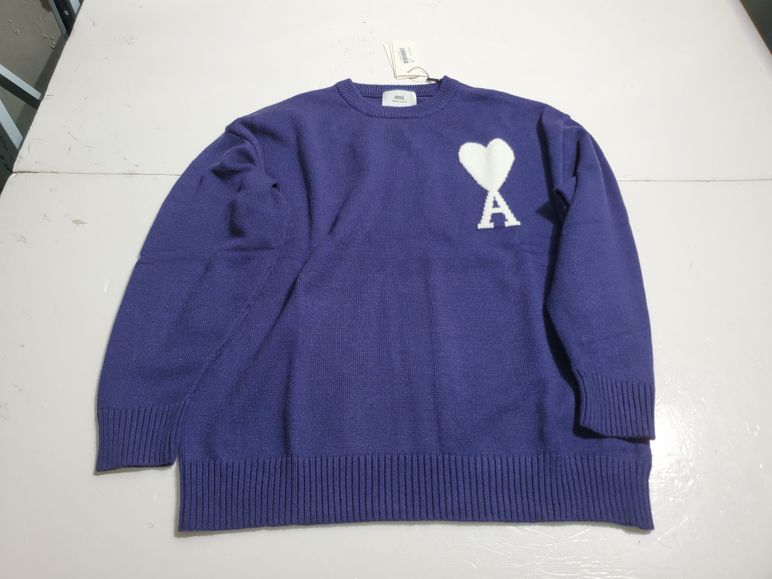 ami_paris_heart_sweater_dark_blue_1B55BBF836A17.jpg