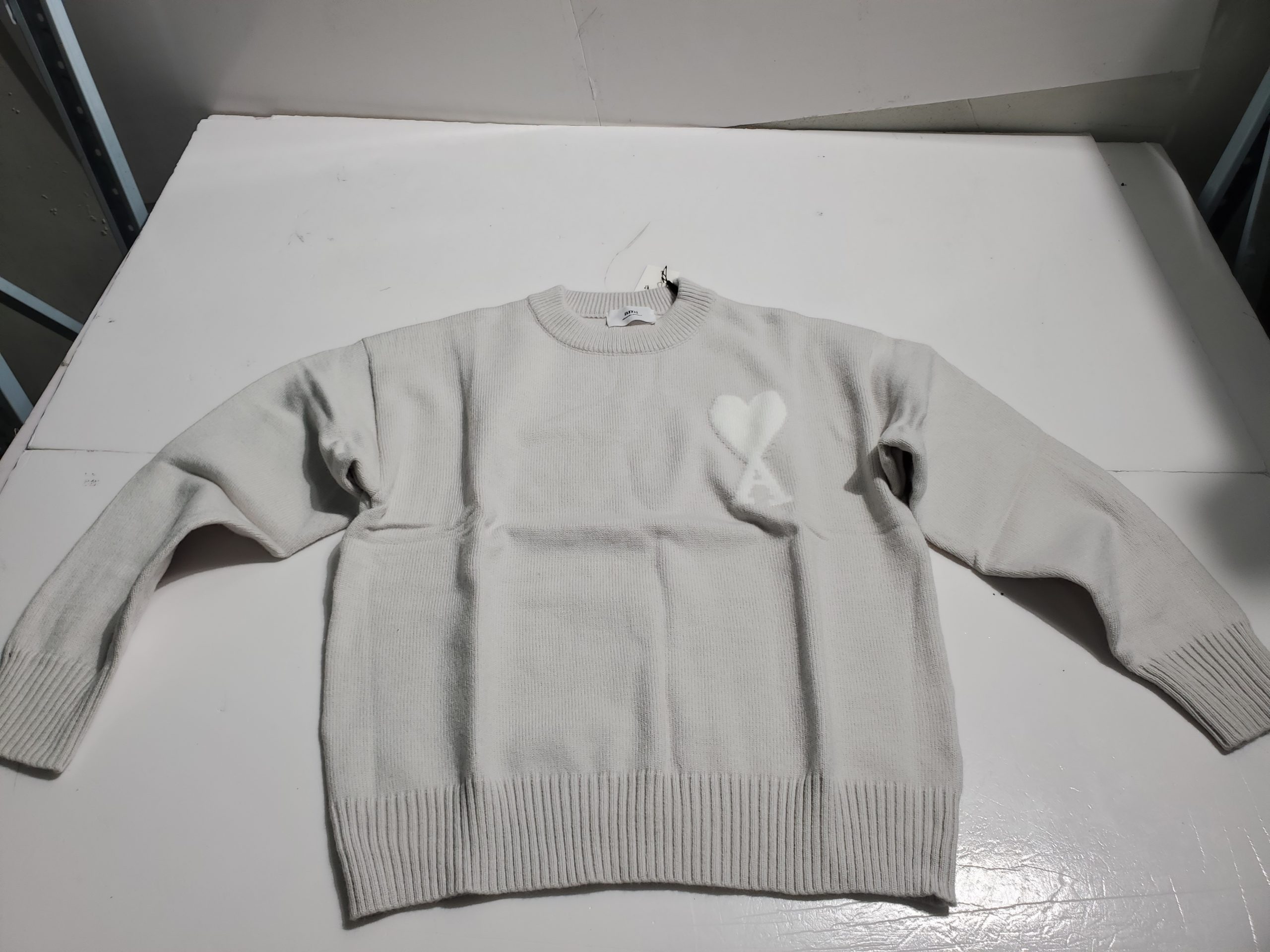 ami_paris_heart_sweater_grey_1B55BC3E87B15.jpg
