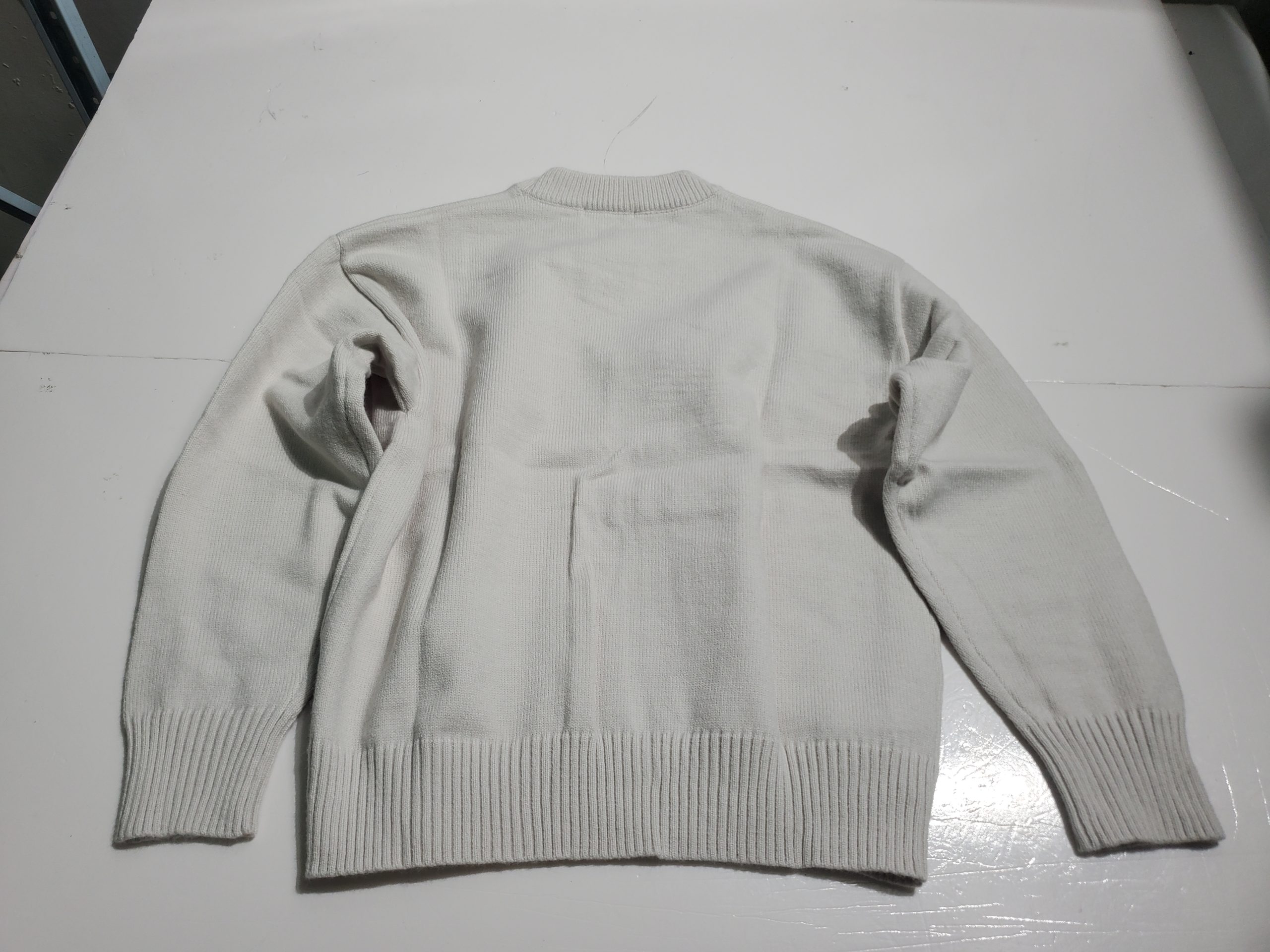 ami_paris_heart_sweater_grey_1B55BC401361B.jpg