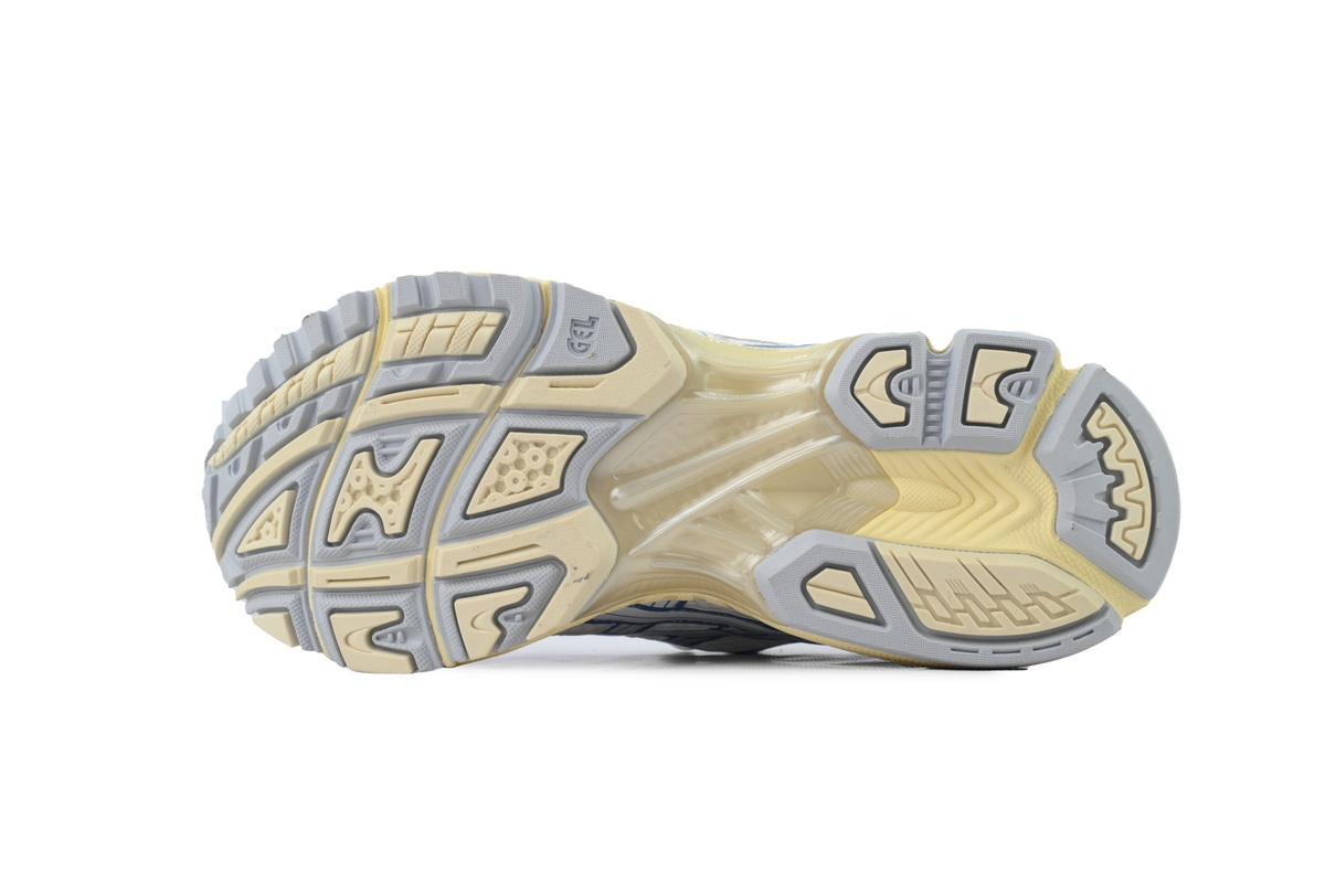 asics_gel_kayano_14_cream_metallic_blue_1203a537_102_1CDAAE0523819.jpg