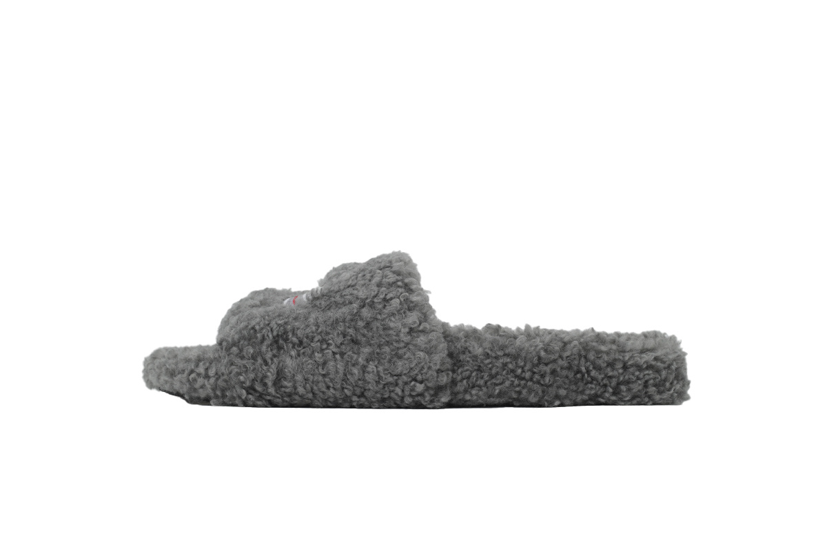 balenciaga_coke_label_furry_slides__654261_w2do1_1596_1E18AA57E7510.jpg