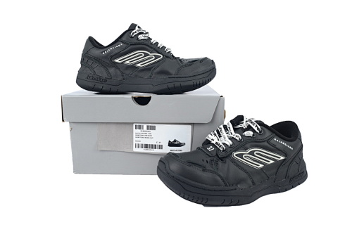 balenciaga_hamptons_sneaker_black_841765_wcurb_1000_1EA4F5F136B15.jpg