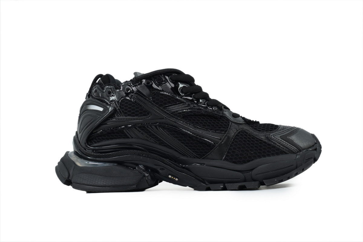 balenciaga_runner_led_trainers_black_1E017AF476A16.jpg