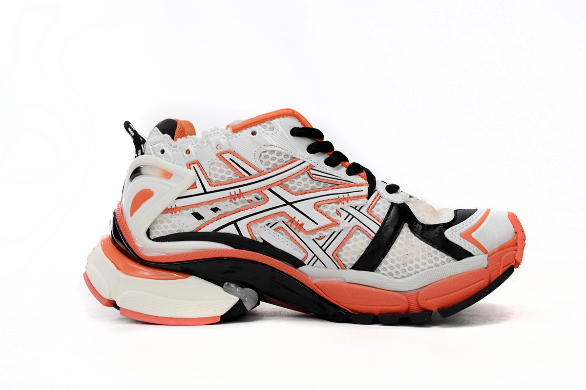 balenciaga_runner_orange_677402w3rb79051_1B89585DF0D16.jpg