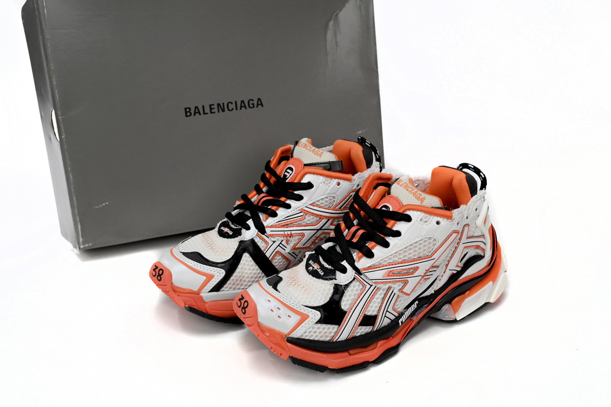 balenciaga_runner_orange_677402w3rb79051_1B89585DF6E11.jpg