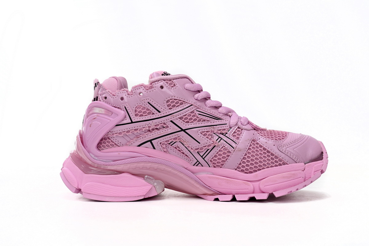 balenciaga_runner_pink__women_s__677402w3rb15000_1B89579E6D61F.jpg