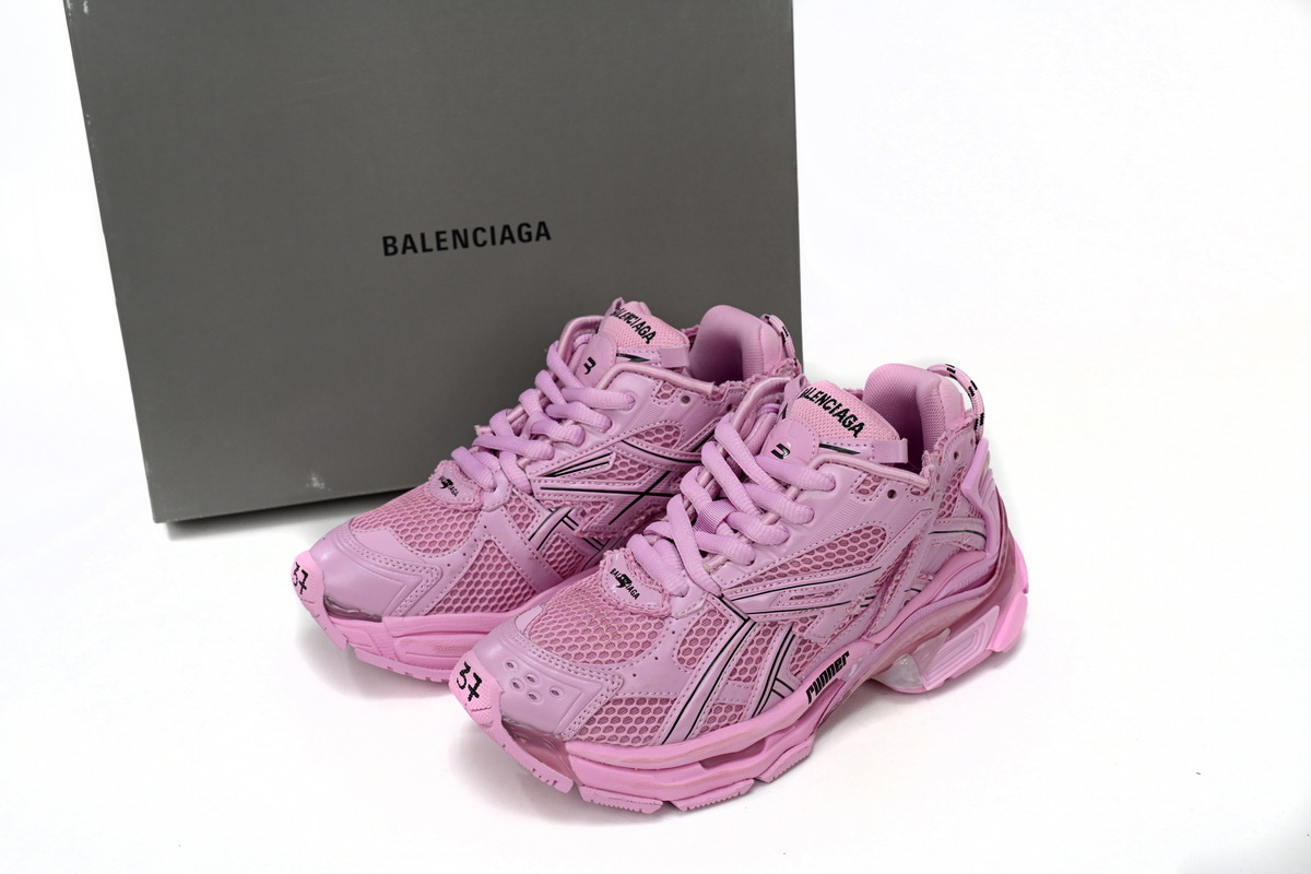 balenciaga_runner_pink__women_s__677402w3rb15000_1B89579E78F10.jpg