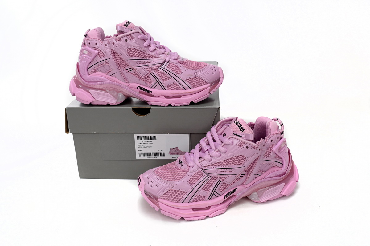 balenciaga_runner_pink__women_s__677402w3rb15000_1B89579F27C10.jpg