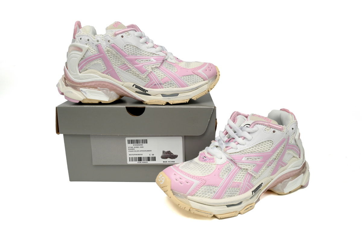 balenciaga_runner_pink_white_677403w3rb39059_1B8946024D812.jpg