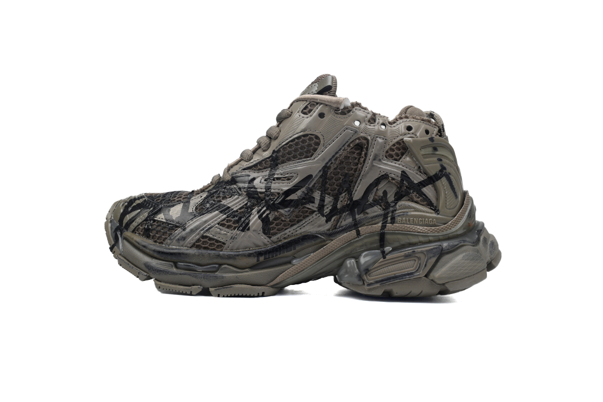 balenciaga_runner_sneaker_black_brown_677402_w3rb2_2010_1B86744E92C17.jpg