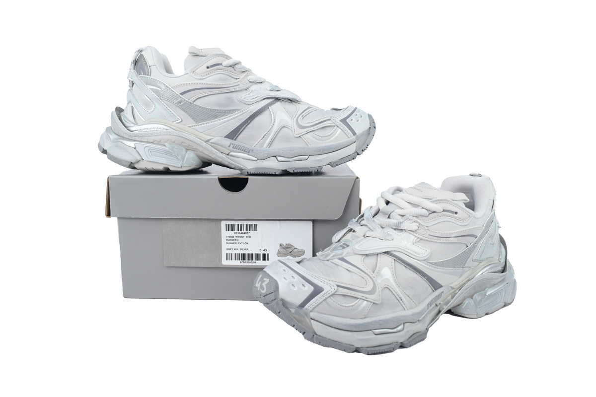balenciaga_runner_sneaker_worn_out_white_silver_779066_w3rxp_9110_1E189BB66171D.jpg