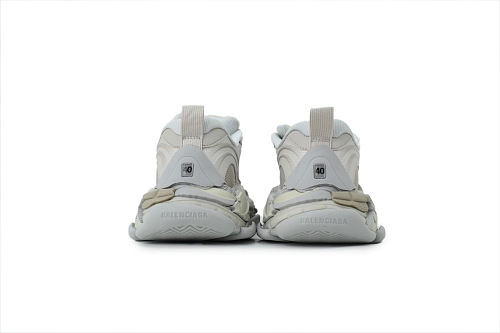 balenciaga_triple_s_2_eggshell_1E77DEAF2A61F.jpg