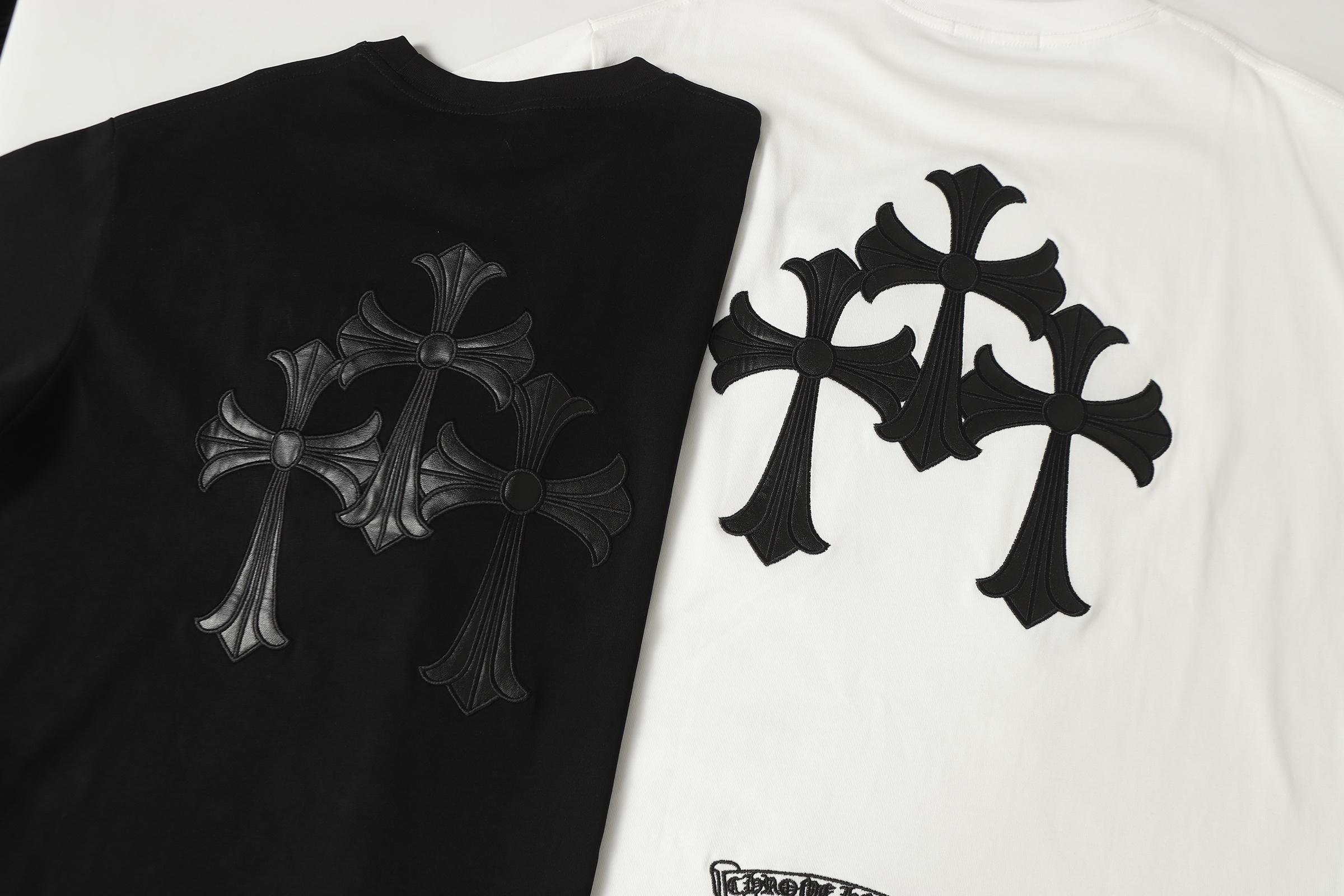 chrome_hearts_3_cross_t_shirt_black_white_1DDD79B2FFA1B.jpg