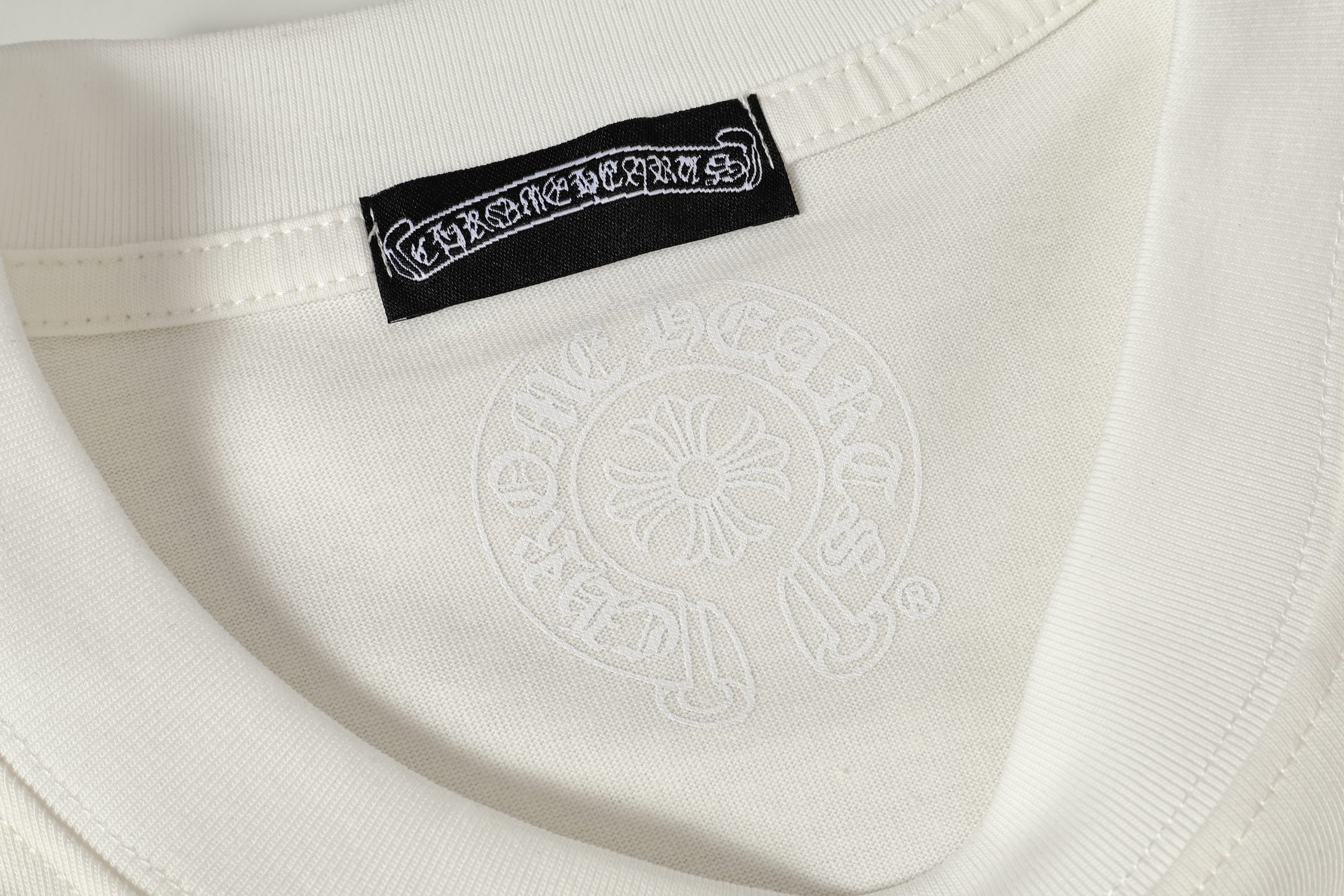 chrome_hearts_honolulu_horseshoe_pocket_tee_1DD98CB19511C.jpg