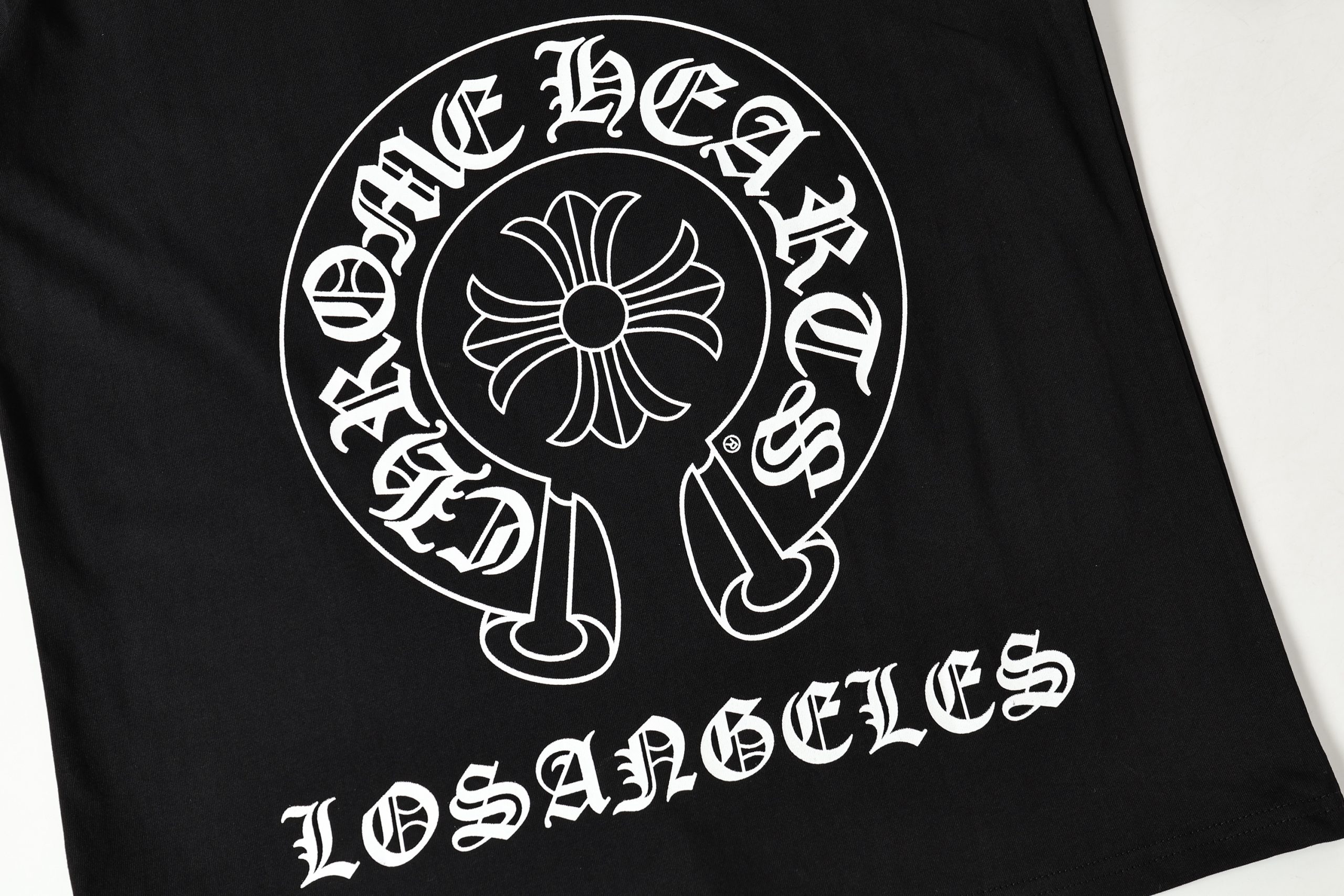 chrome_hearts_honolulu_horseshoe_pocket_tee_1DD98CBA14D13.jpg