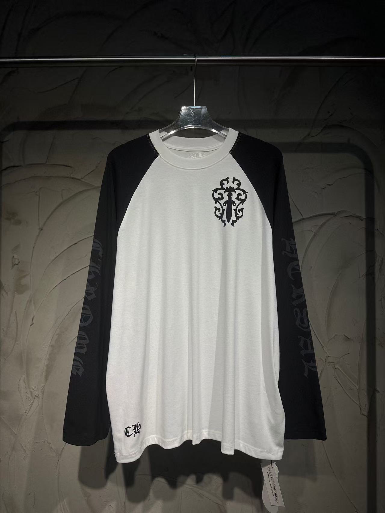 chrome_hearts_long_sleeve_shirt_white_black_y83__1E0A714B3901F.jpg