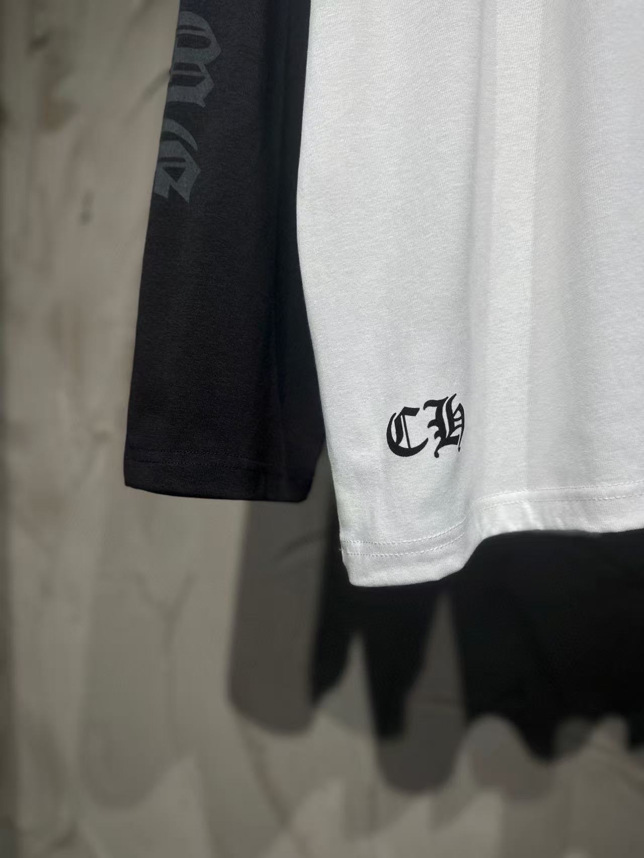 chrome_hearts_long_sleeve_shirt_white_black_y83__1E0A714B4891F.jpg