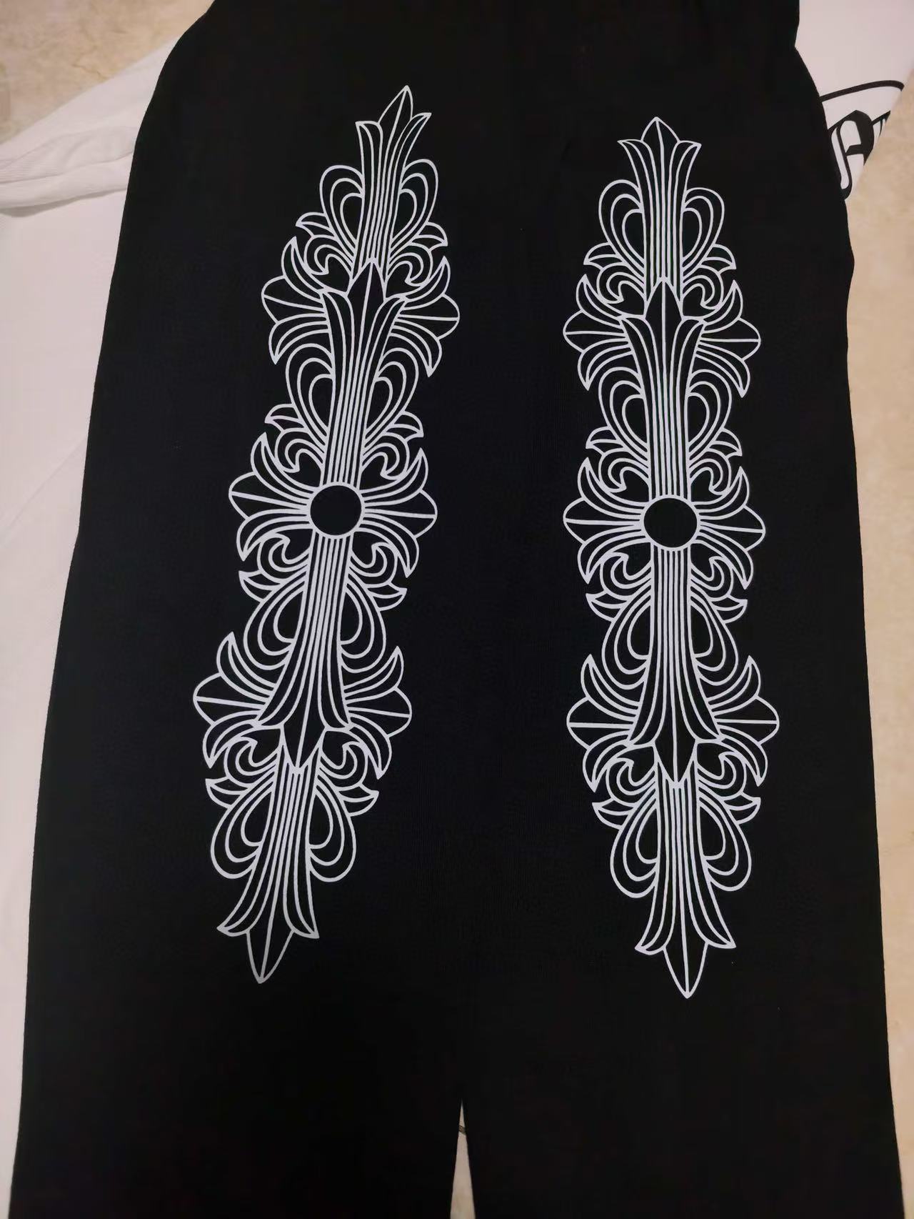 chrome_hearts_long_sleeve_shirt_white_black_y84__1E0A7568A9510.jpg
