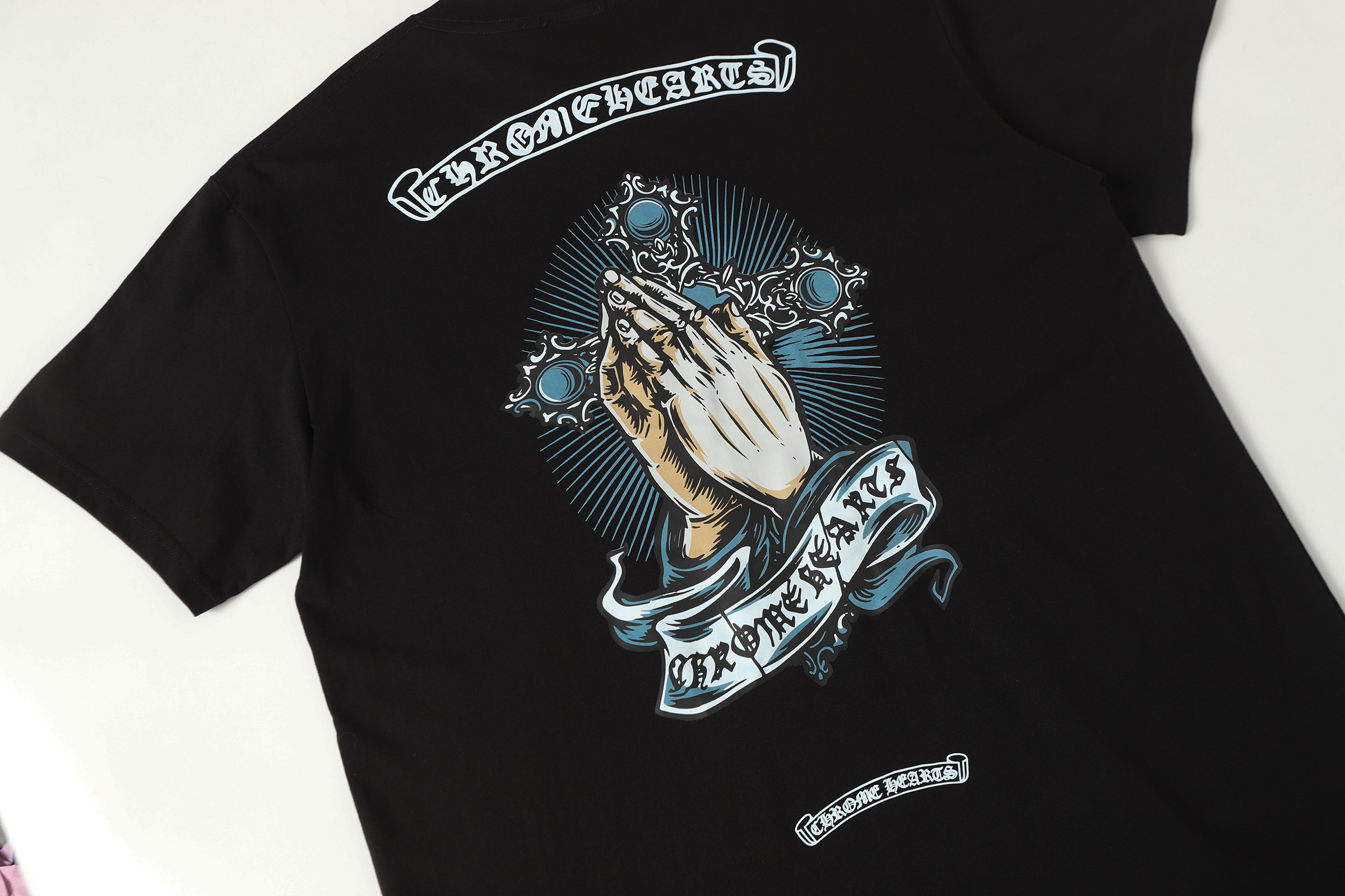 chrome_hearts_praying_hands_t_shirt_black_1DD992A6E741E.jpg