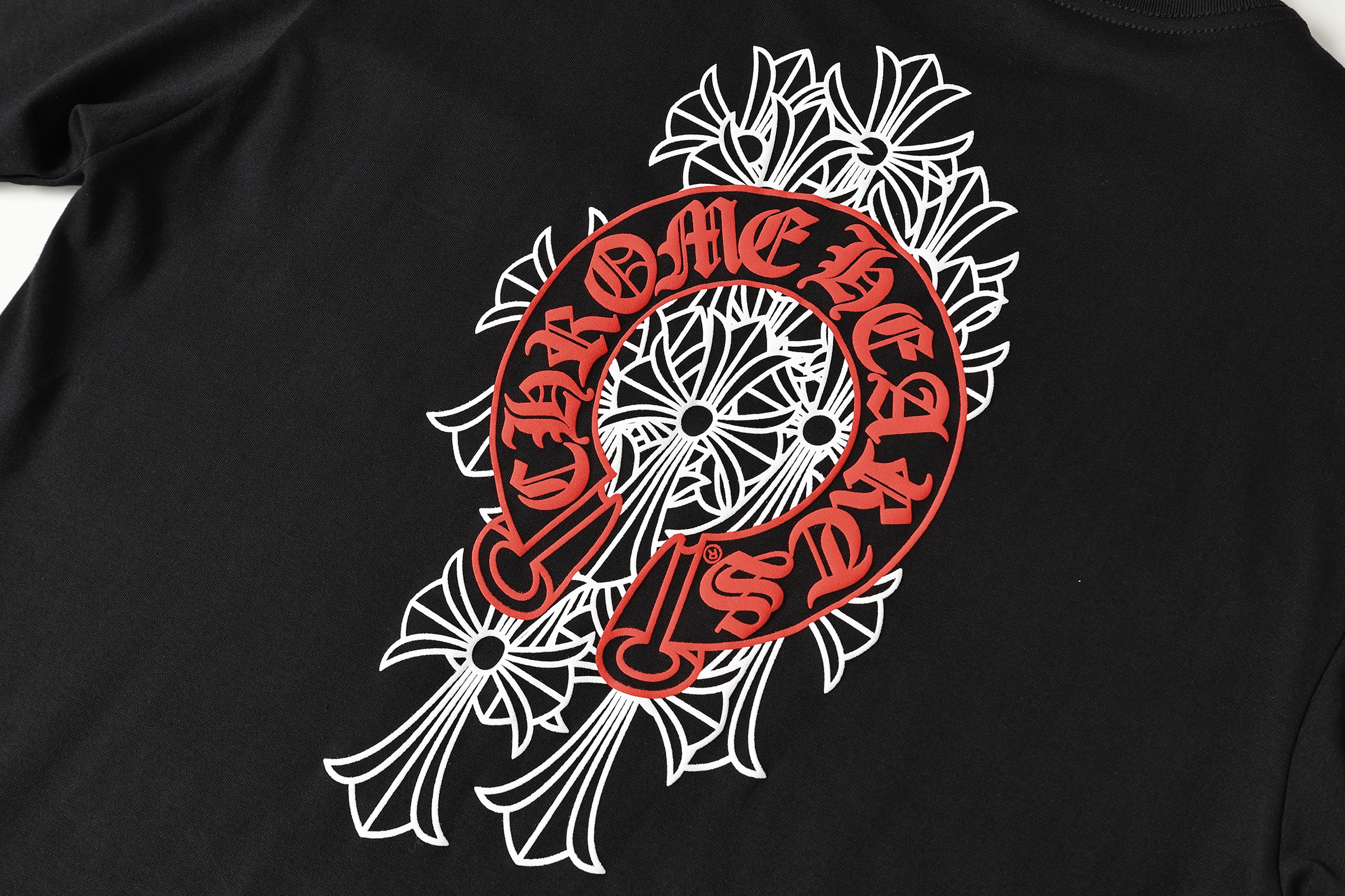 chrome_hearts_sanskrit_horseshoe_t_shirt_1DDD6AE3E341A.jpg