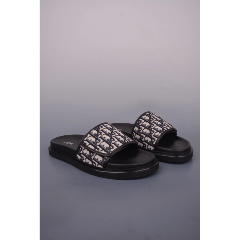 copy_of_dior_dway_slide_gold_beige_embroidered_cotton_1E824425F9817.png