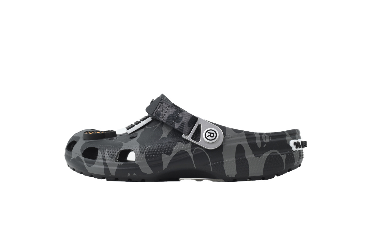 crocs_classic_clog_a_bathing_ape_abc_camo_black_1DF1F90C89F1B.jpg