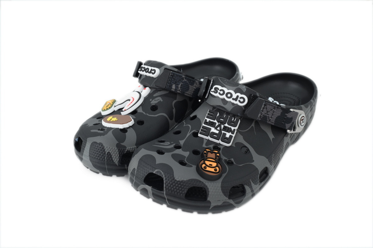 crocs_classic_clog_a_bathing_ape_abc_camo_black_1DF1F90C9981C.jpg