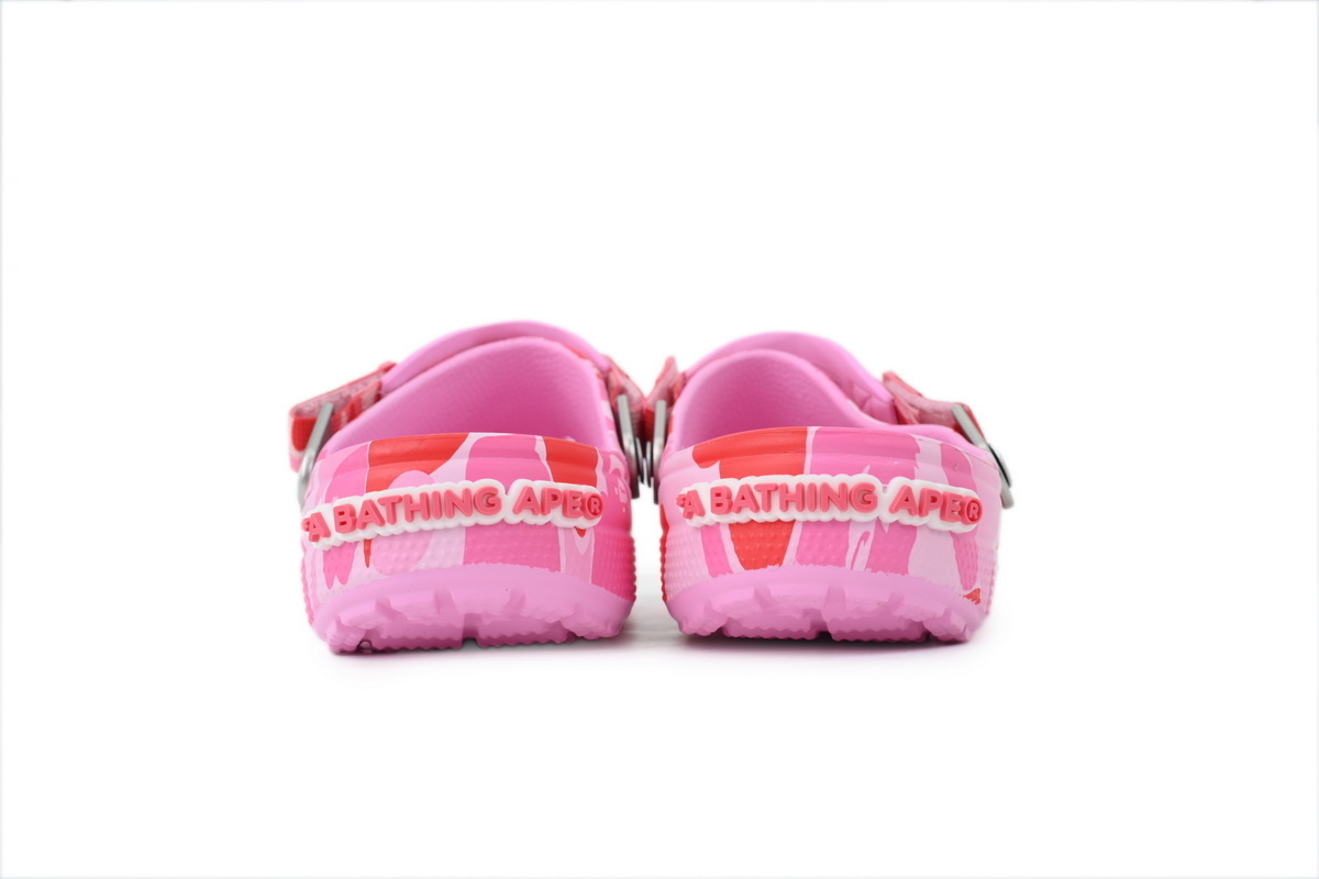 crocs_classic_clog_a_bathing_ape_abc_camo_pink_209627_6i2_1DF1F76BB1118.jpg