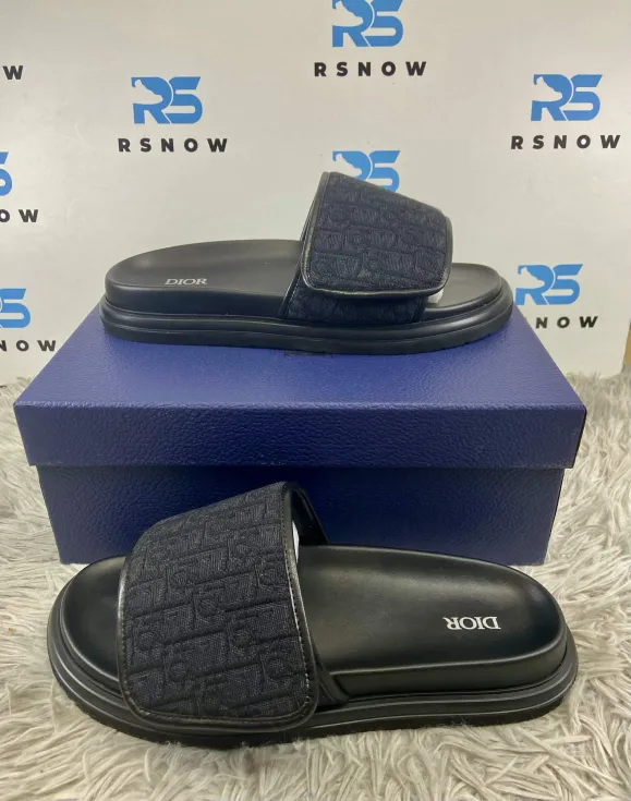 dior_alpha_sandal_oblique_black_1E8896AEBD61B.png