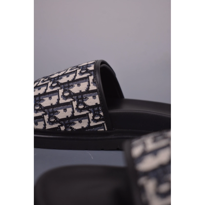 dior_aqua_sandal_beige_and_black_1E824531DF81C.png