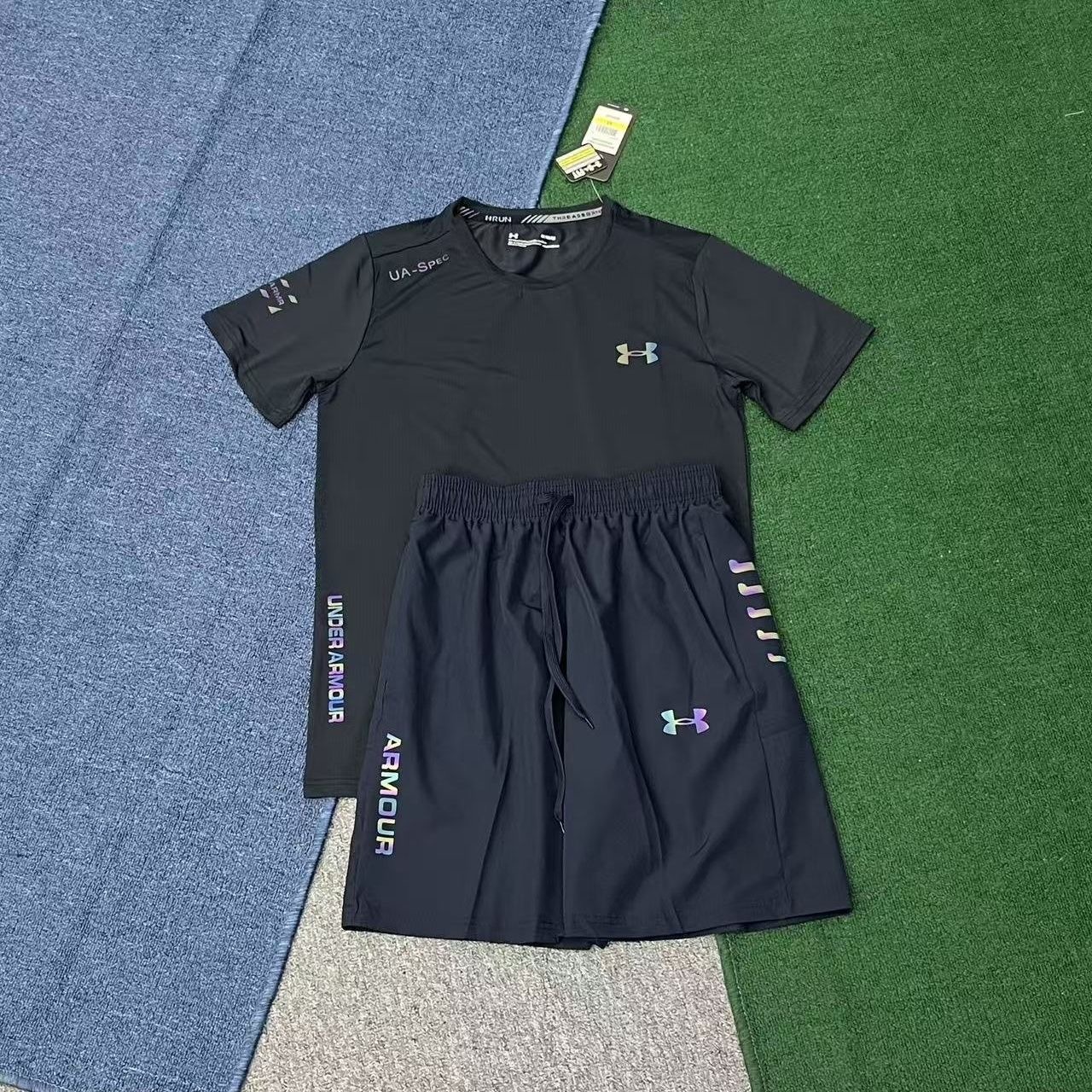 ensemble_under_armour_reflective_running_tracksuit_short_black_1E311A4E7551C.jpg