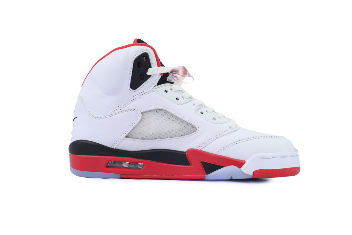 jordan_5_retro_fire_red_black_tongue_2025_hq7978_101_1CB7E85FDBB1B.jpg