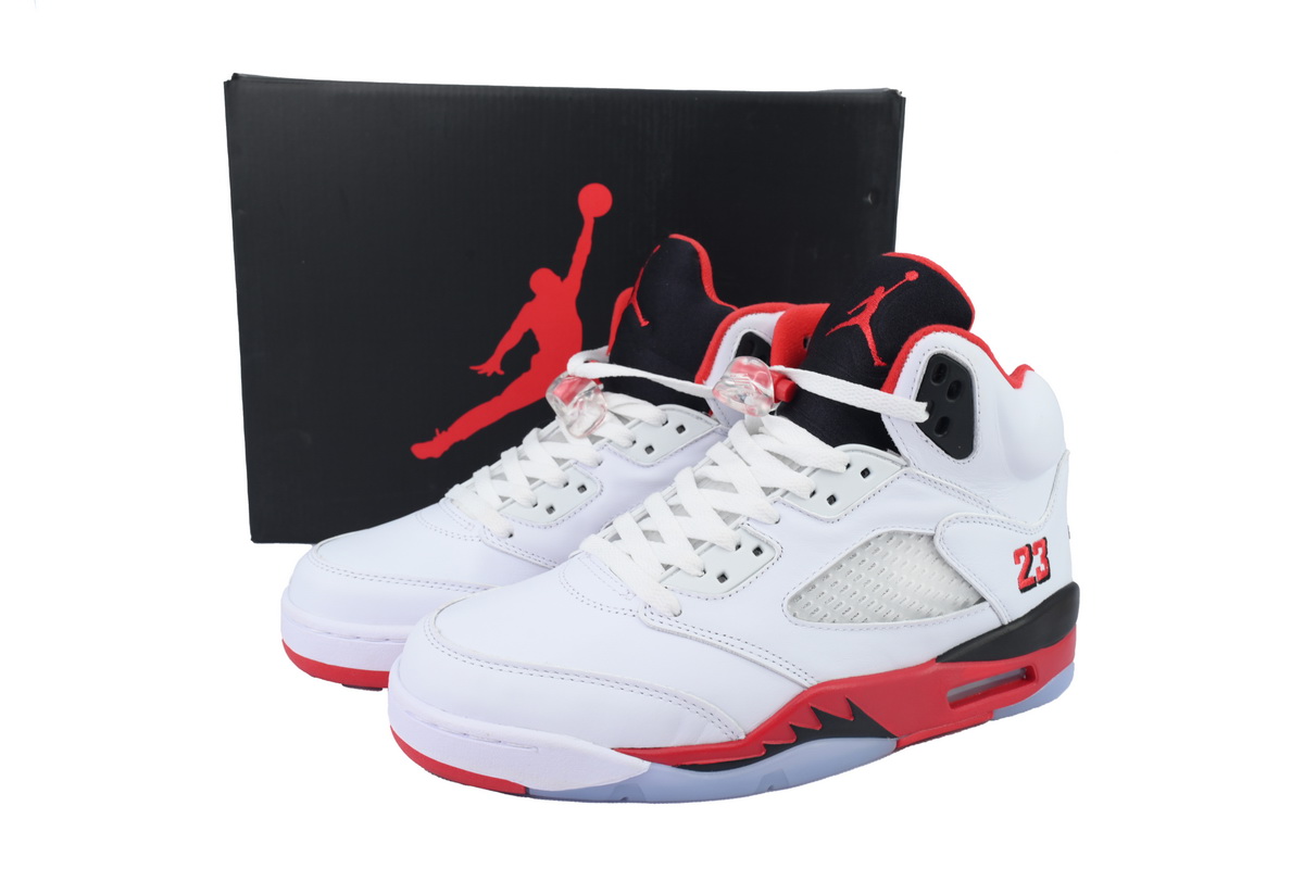 jordan_5_retro_fire_red_black_tongue_2025_hq7978_101_1CB7E85FFAB16.jpg