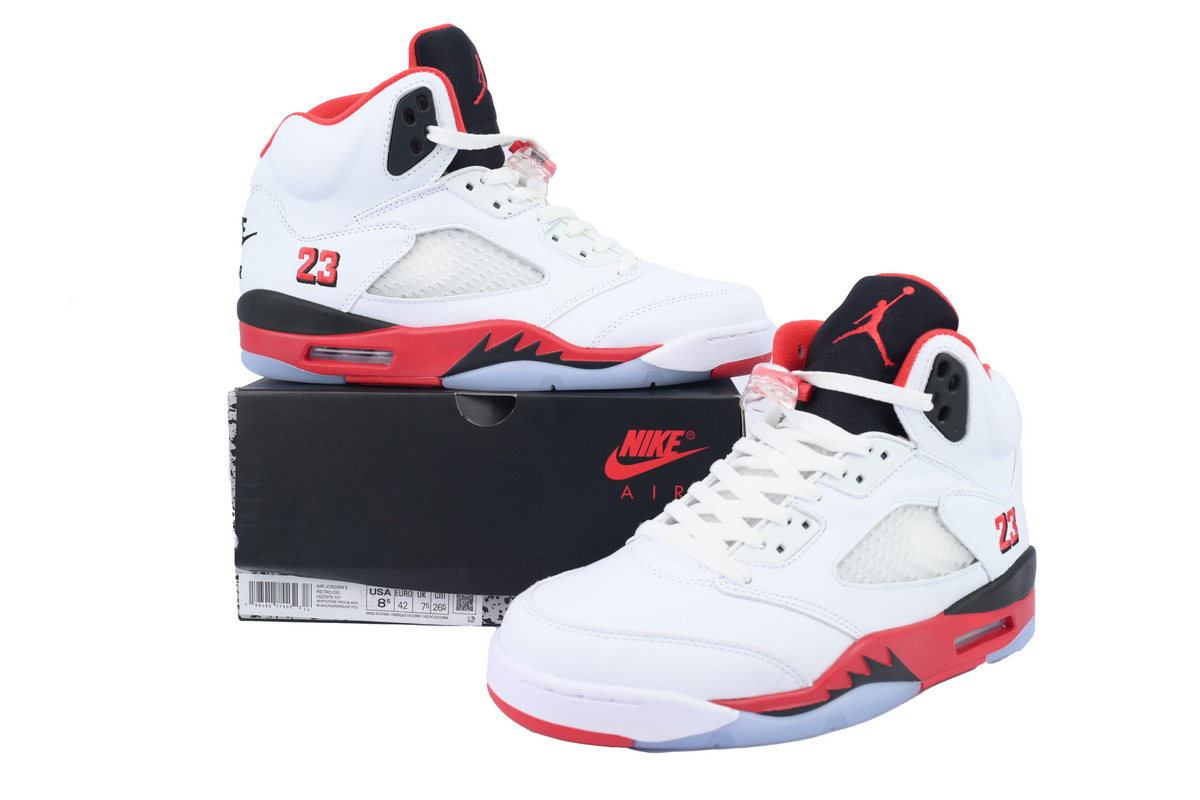 jordan_5_retro_fire_red_black_tongue_2025_hq7978_101_1CB7E860AD913.jpg