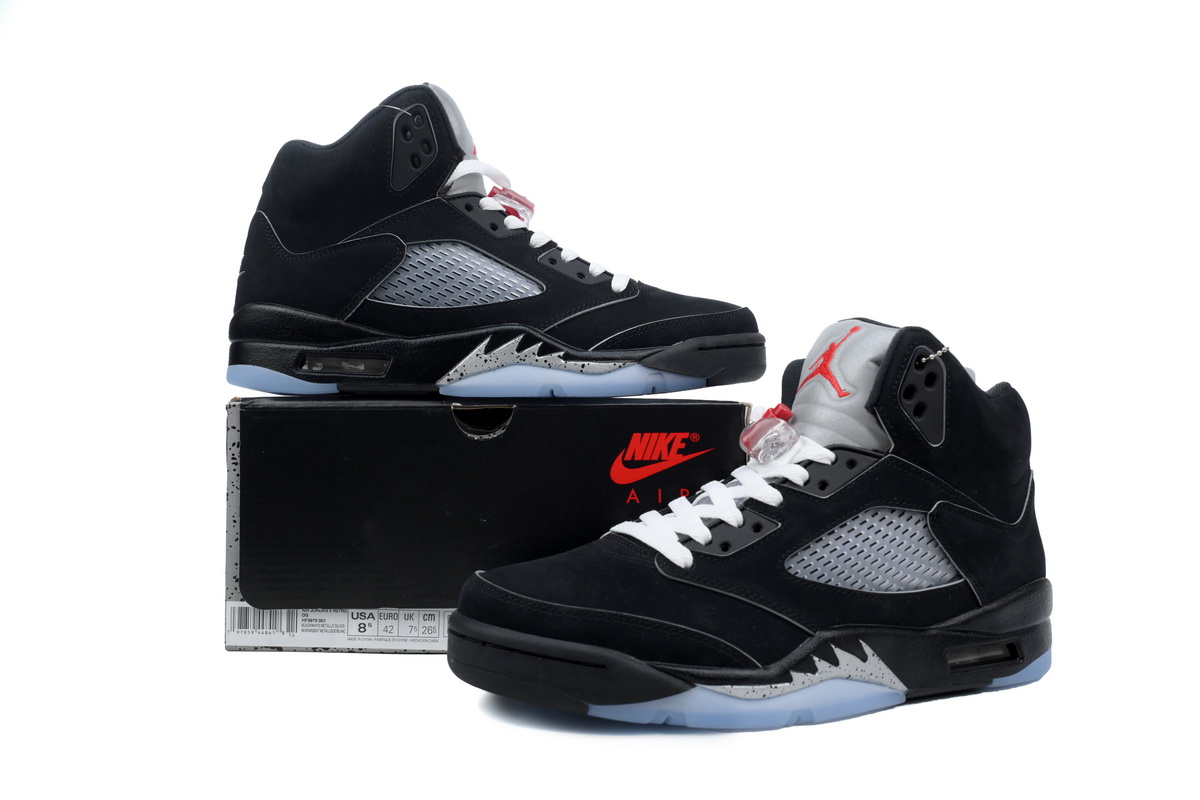 jordan_5_retro_og_black_metallic_reimagined_hf3975_001_1B960F5CB2015.jpg