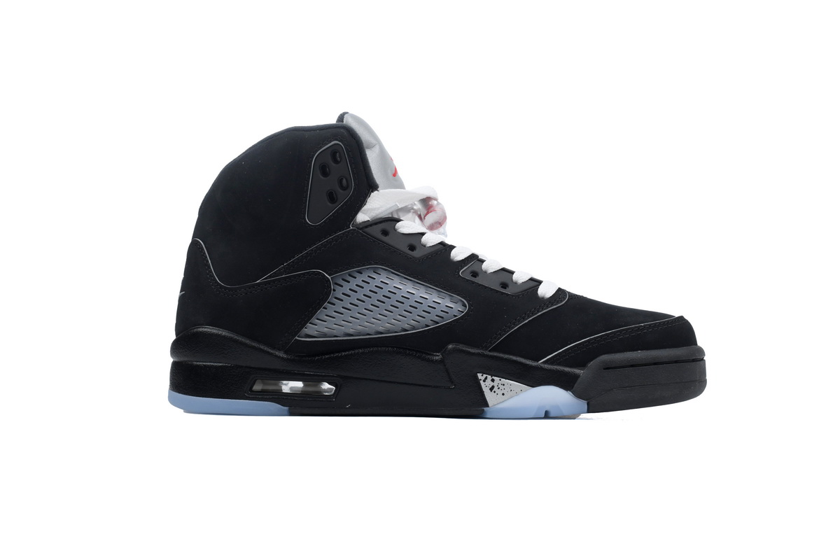 jordan_5_retro_og_black_metallic_reimagined_hf3975_001_1B960F5CB2219.jpg