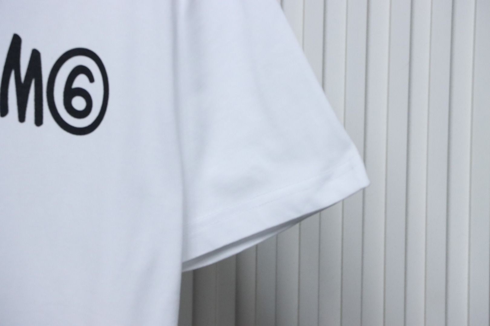 maison_margiela_25ss_signature_tee_white_1CEBA23DC4A1B.jpg