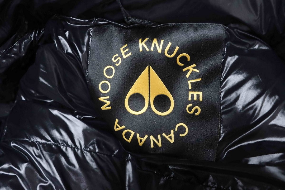 moose_knuckles_gold_series_nyluxe_suthep_down_jacket_black_1D23B23F74517.jpg