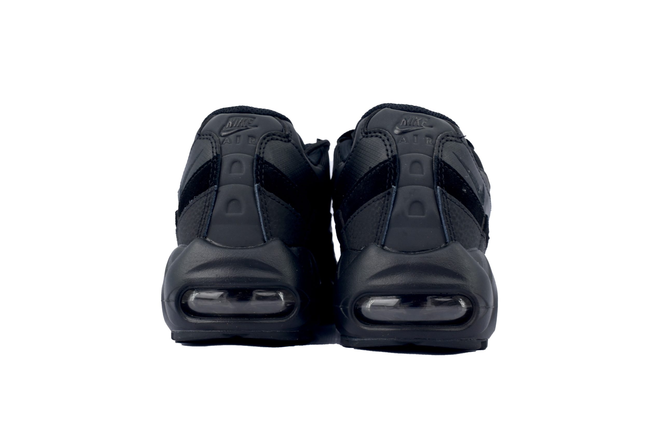 nike_air_max_95_essential_triple_black_ci3705_001_1C78FD8014E13.jpg