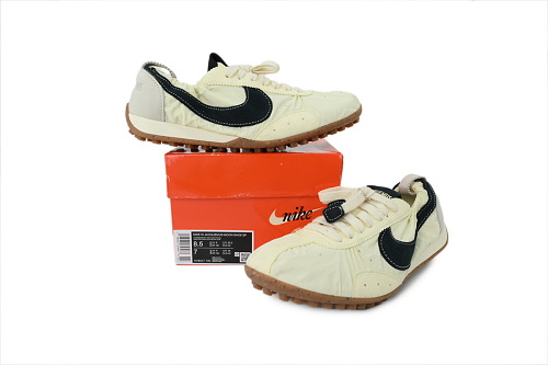 nike_moon_shoe_sp_jacquemus_alabaster_hv8547_700_1E6EE70977F13.jpg