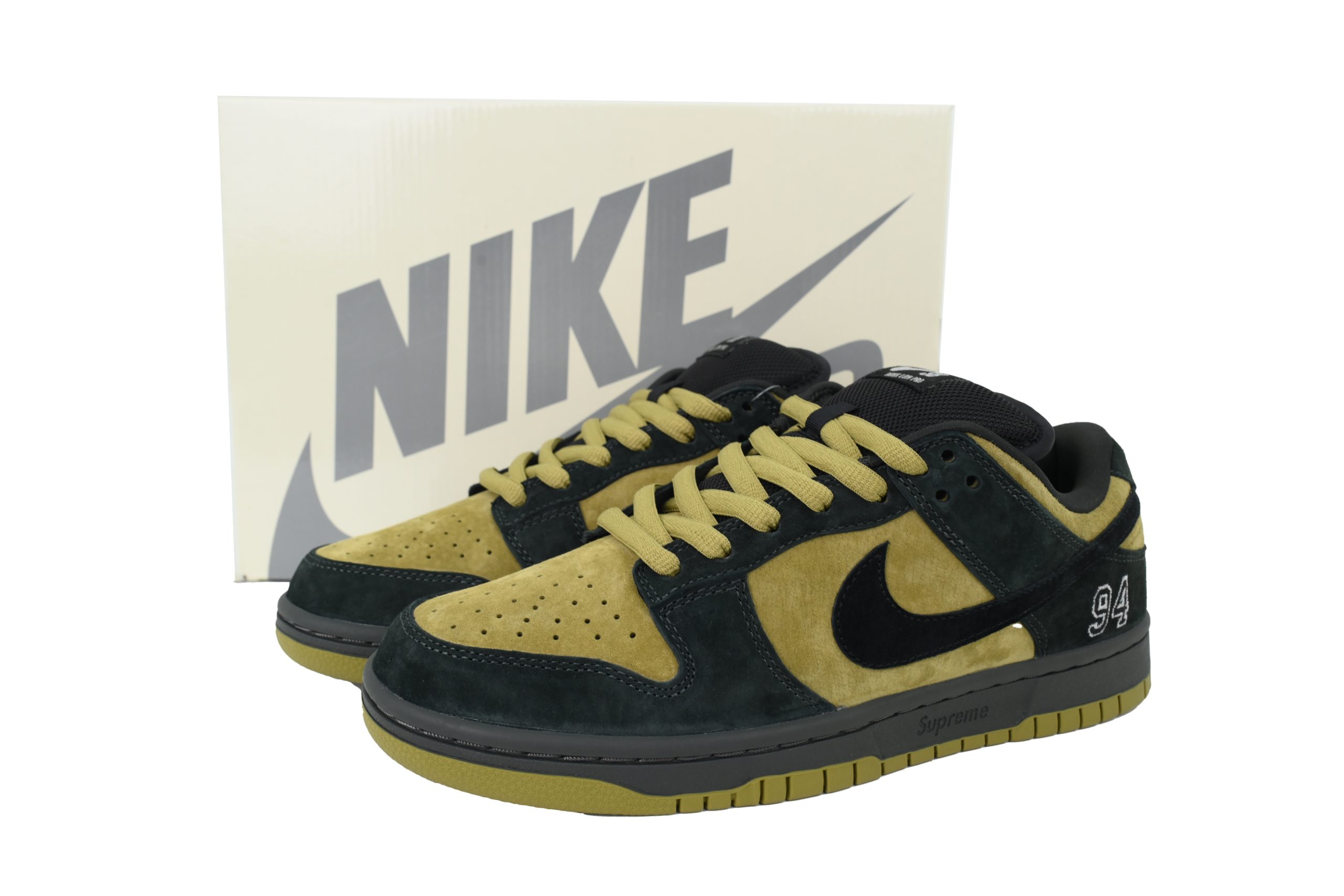 nike_sb_dunk_low_supreme_94_camper_green_hq8487_300_1D170B2E7CA11.jpg