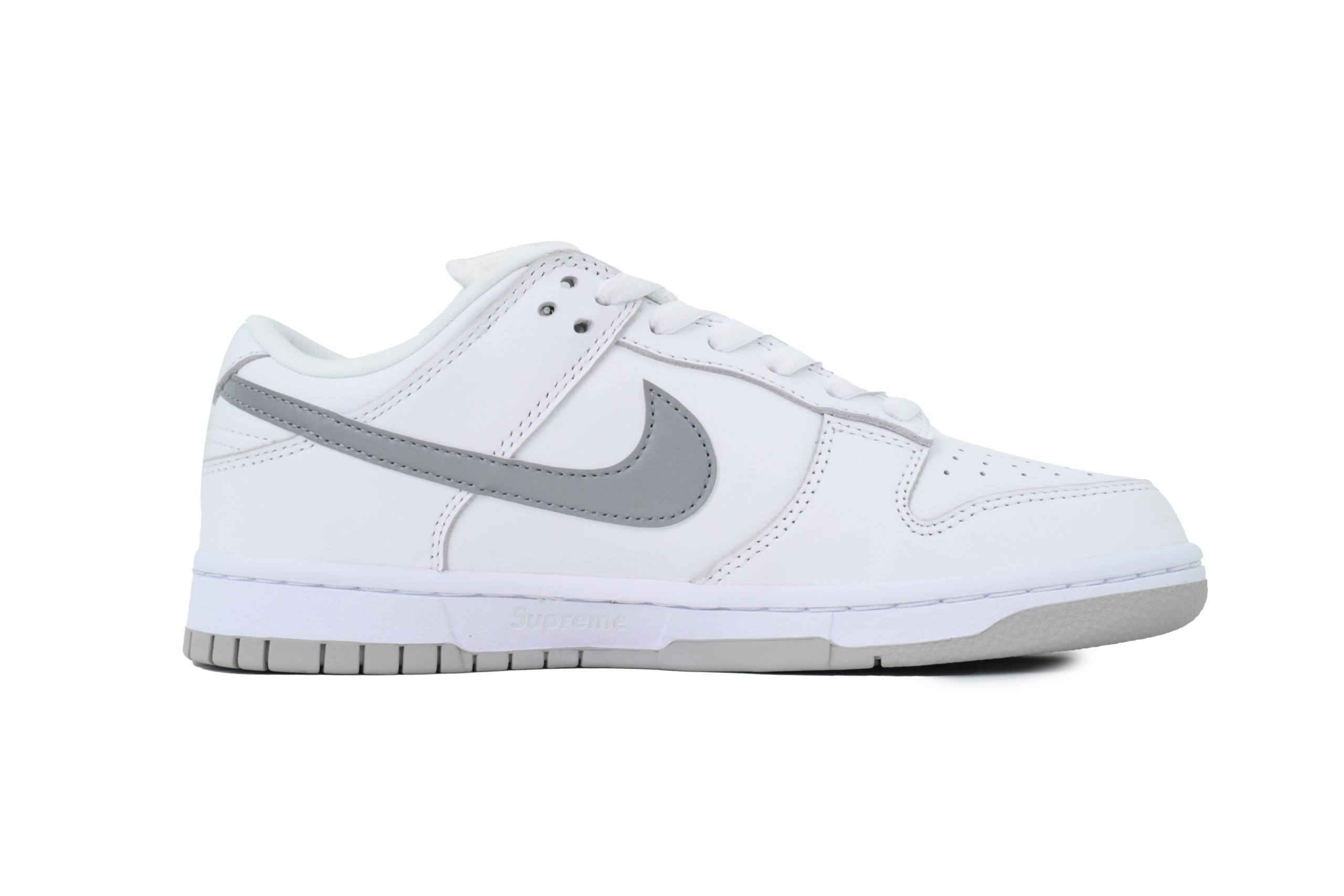 nike_sb_dunk_low_supreme_94_white_metallic_silver_hq8487_100_1D170774D2513.jpg
