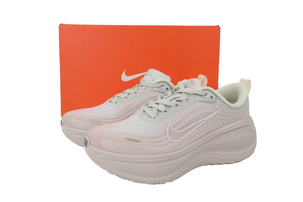nike_vomero_plus_silt_red_wmns_hv8154_603_1D7CDD80B6D1A.jpg