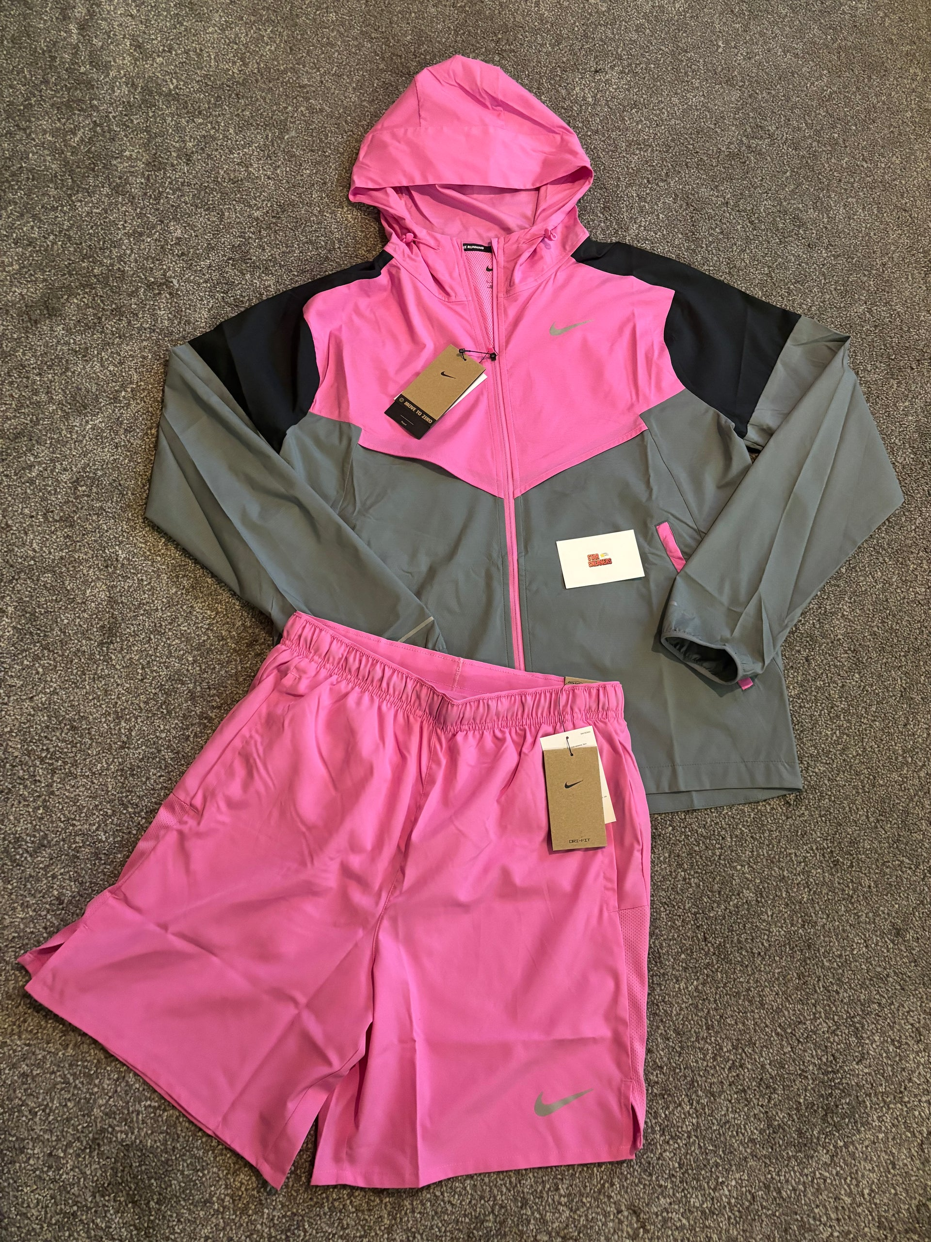 nike_windrunner___7__challenger_tracksuit_playful_pink_1E310FCA7011E.png