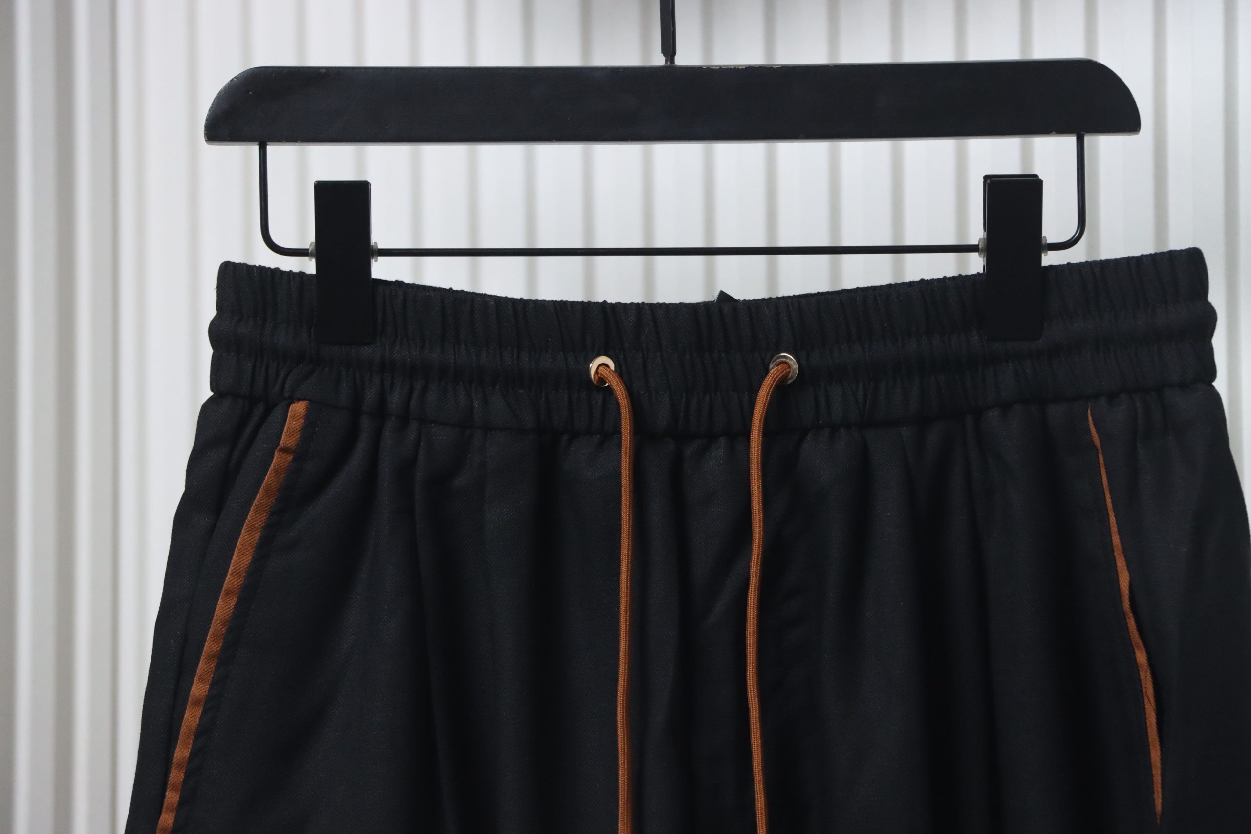 polo_ralph_lauren_warhorse_embroidered_shorts_black_1CEB6B10D7D19.jpg
