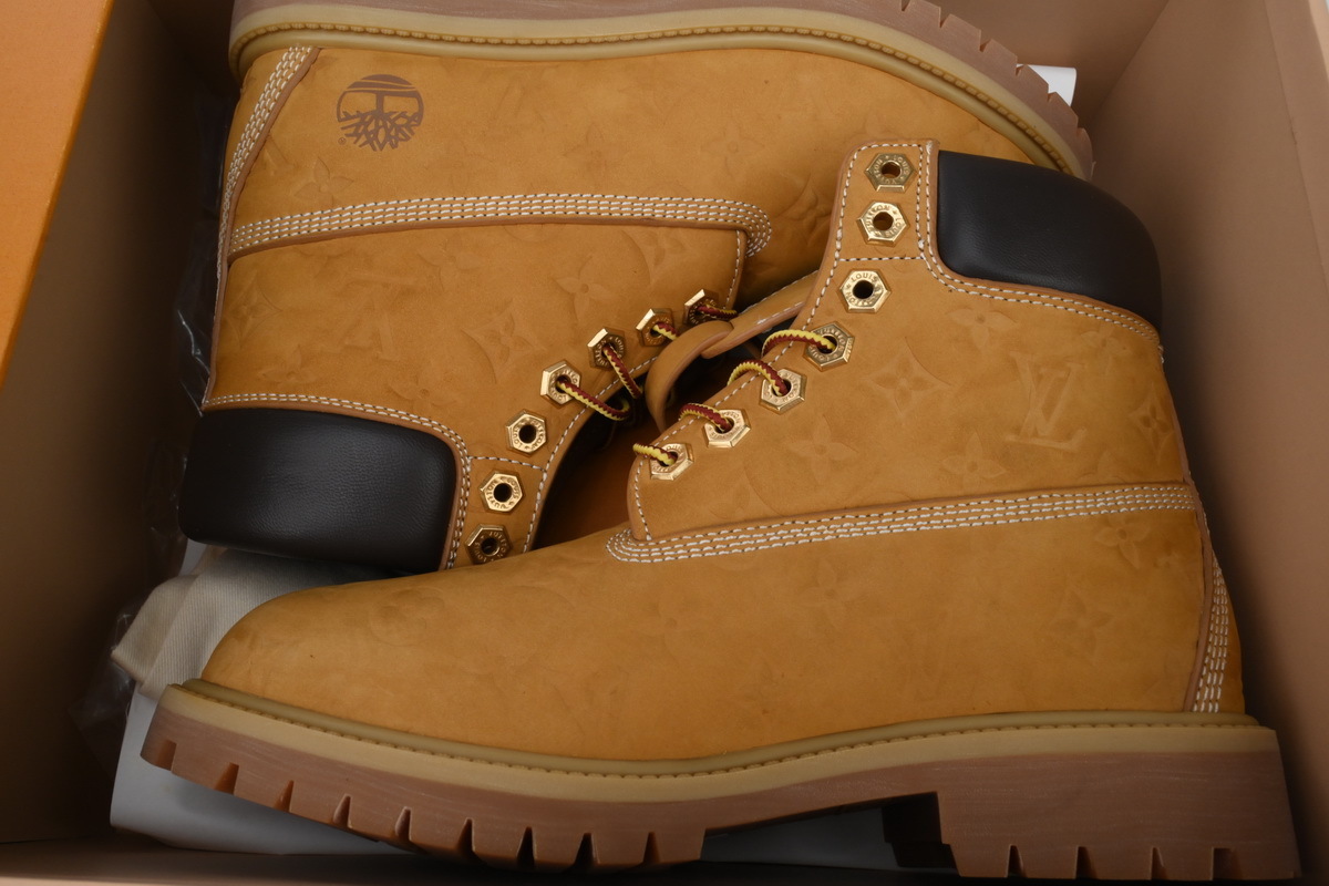 timberland_6_inch_ankle_boot_embossed_monogram_wheat_1ad7yn_1D9F9D9EC361D.jpg